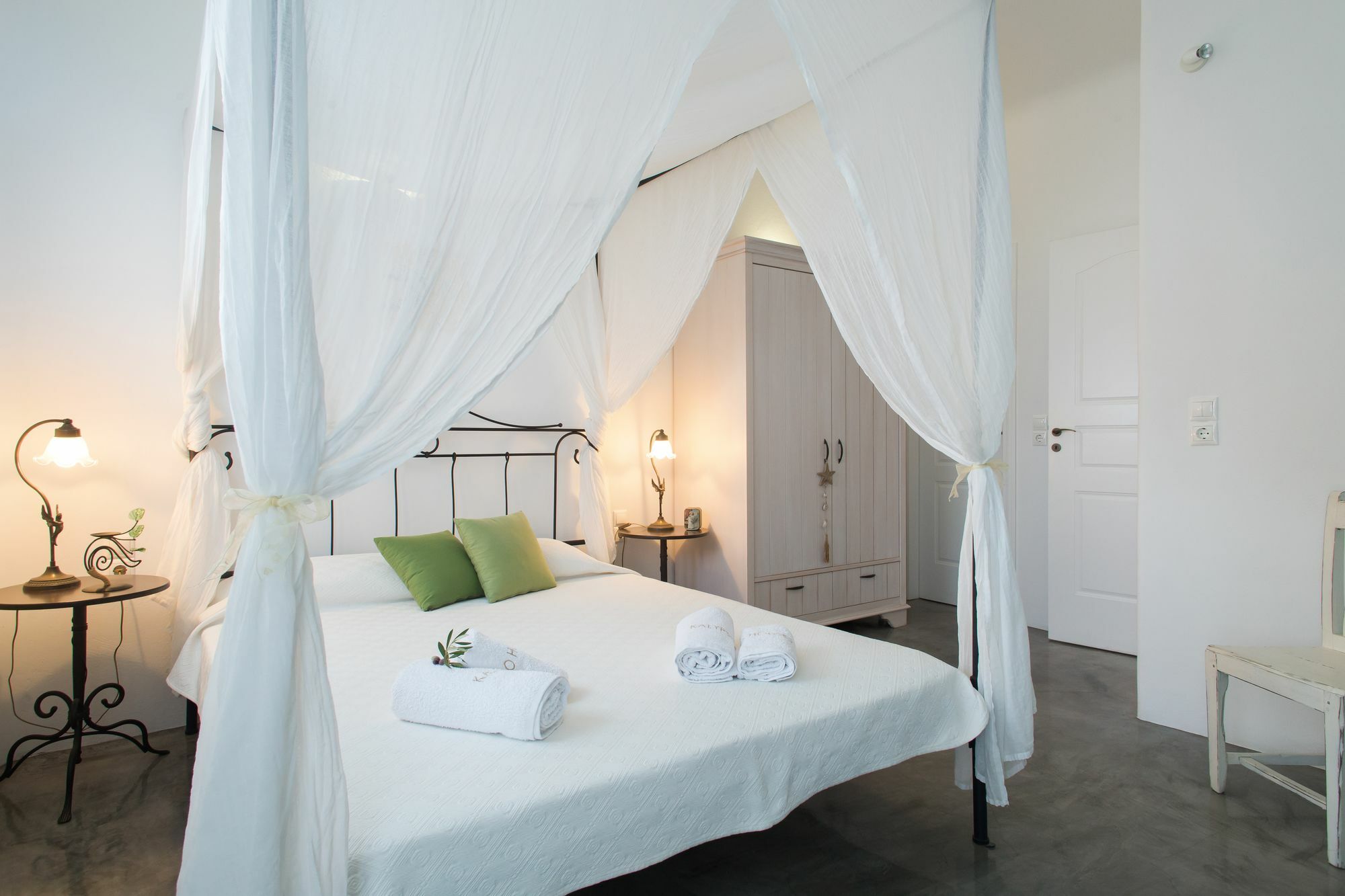 Theros Houses Santorini Kamári 외부 사진